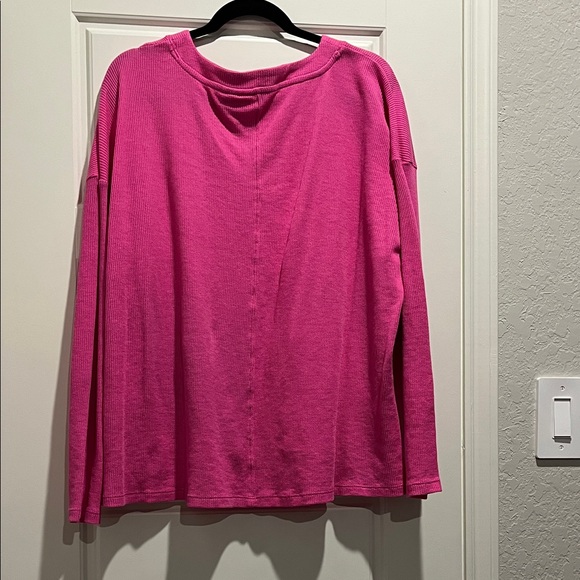 Wonderly Fuchsia V-Neck Sweatshirt - Picture 4 of 4
